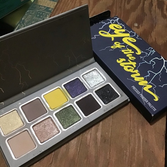 Authentic Kylie pallet eye of the storm rare - Picture 3 of 4
